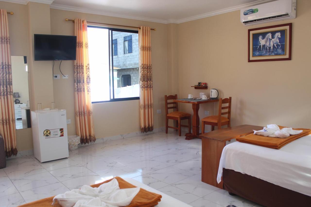 Hostal Romy Puerto Baquerizo Moreno Eksteriør billede