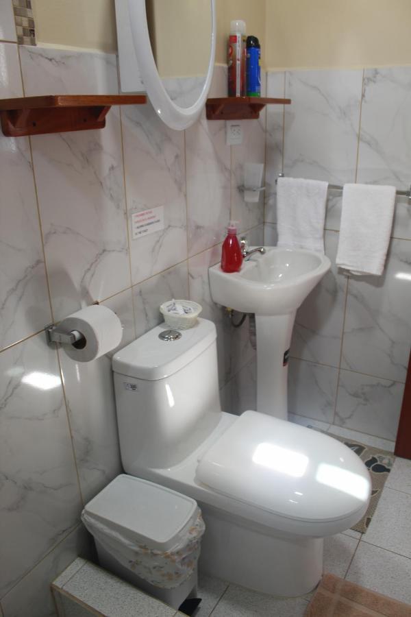 Hostal Romy Puerto Baquerizo Moreno Eksteriør billede