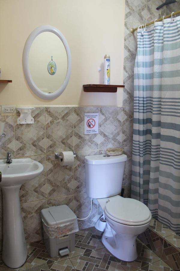 Hostal Romy Puerto Baquerizo Moreno Eksteriør billede