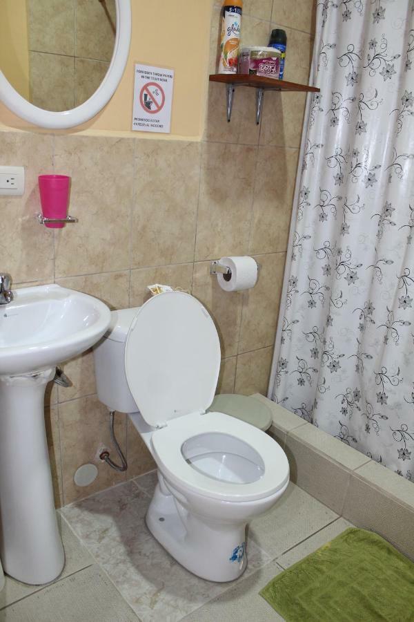 Hostal Romy Puerto Baquerizo Moreno Eksteriør billede